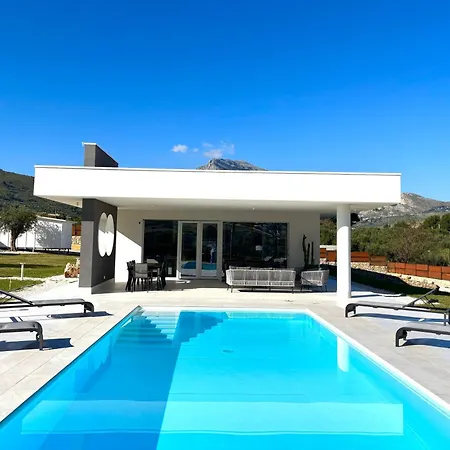 Nanni Contemporary, Pool And Garden 빌라