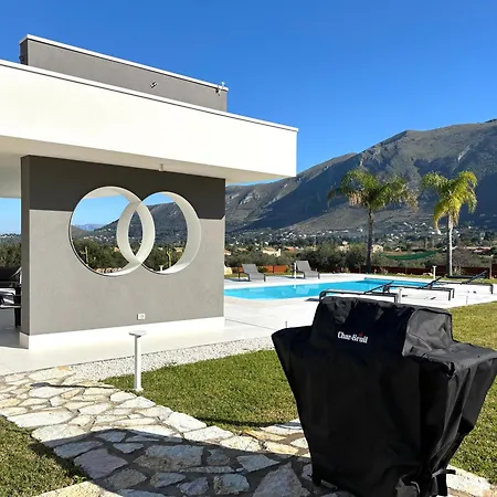 Villa Nanni Contemporary, Pool And Garden