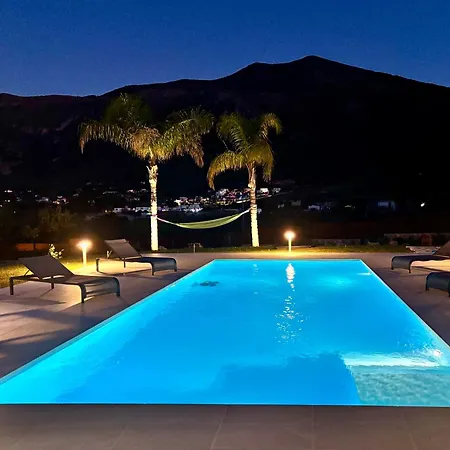 Nanni Contemporary, Pool And Garden * 카스텔라마레델골포
