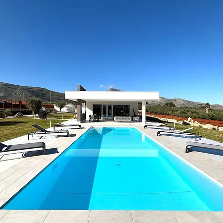 Nanni Contemporary, Pool And Garden Villa